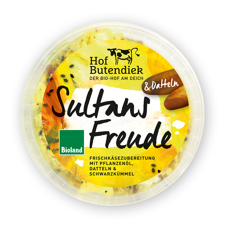 sorte-sultans-freude-becher-offen Sultan: Frischkäsebecher von oben mit gelb-braunem Etikett, Titel und Logo vom Hof